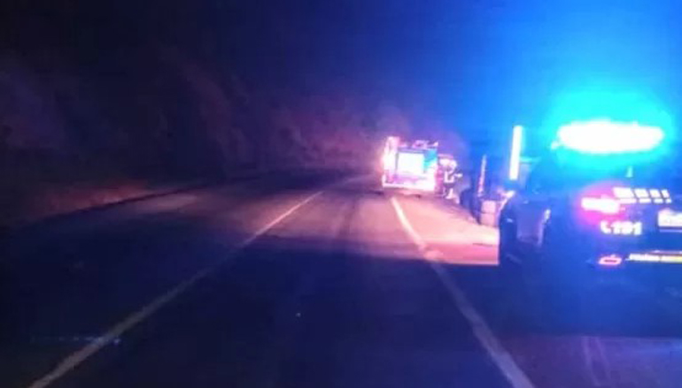 Motorista de caminhão morre preso às ferragens em acidente na BR 101