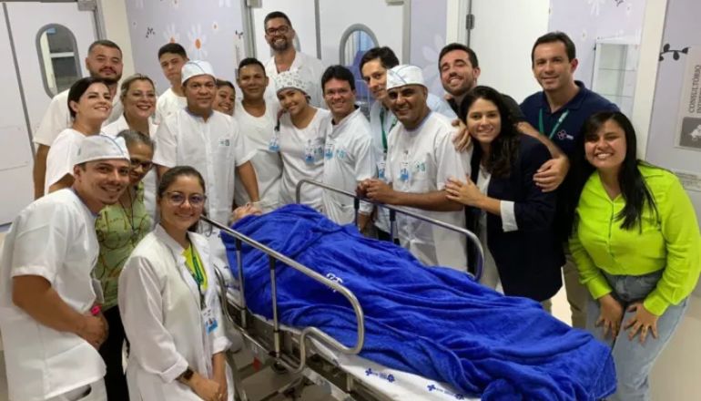Hospital Estadual Costa das Baleias inicia operação tendo uma mulher com 99 anos como primeira paciente
