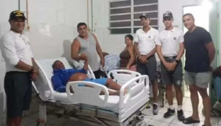 Pescador nada mais de 48h em busca de ajuda após barco com filho e irmão virar