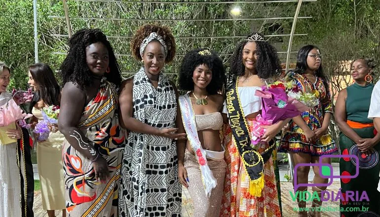 Primeiro Feriado Nacional do Dia da Consciência Negra é comemorado pela Chega Chegando com desfile, capoeira e muita música: Conexão BA foi patrocinadora do evento