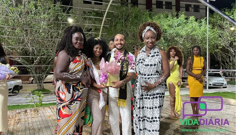 Primeiro Feriado Nacional do Dia da Consciência Negra é comemorado pela Chega Chegando com desfile, capoeira e muita música: Conexão BA foi patrocinadora do evento