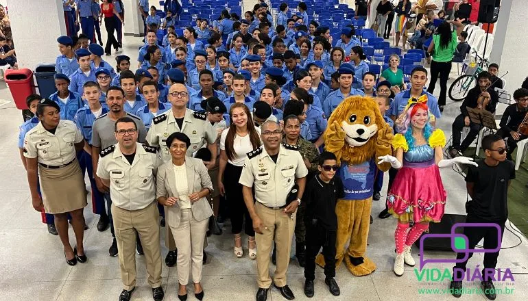 Colégio Militar Anísio Teixeira realiza formatura do PROERD com premiações