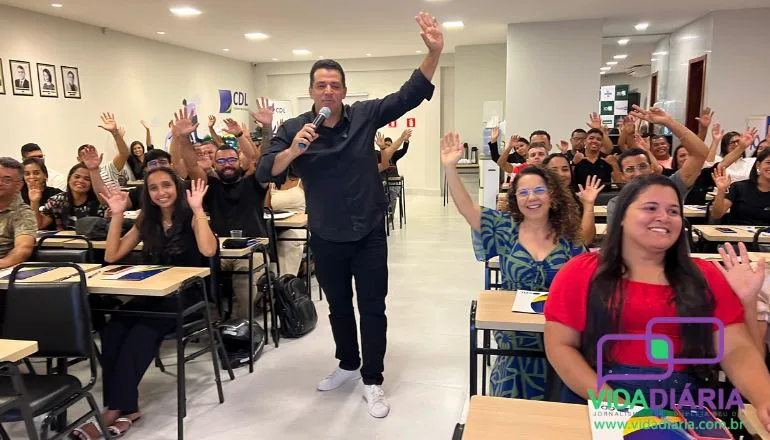 Um verdadeiro Show de Vendas: Palestra com Gilney Lopes foi sucesso de público e aquece o Natal Fantástico CDL