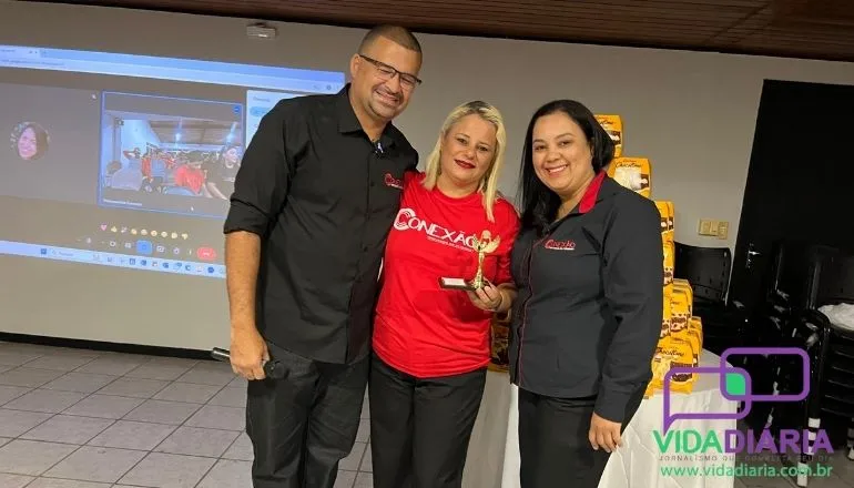 Emoção, alegria, troféus, chocotones e muito mais: Conexão Bahia realizou momento de confraternização e homenagens com os colaboradores