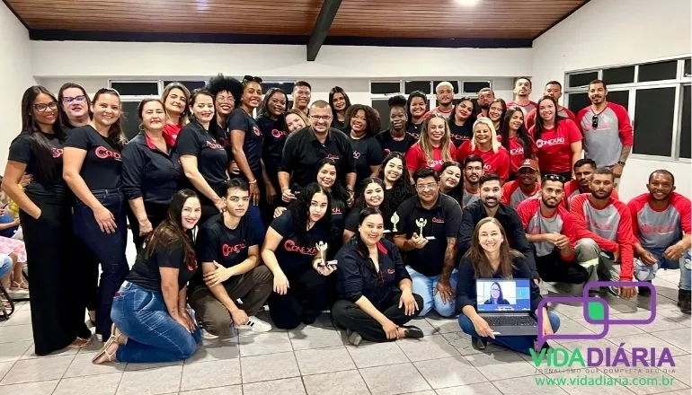 Emoção, alegria, troféus, chocotones e muito mais: Conexão Bahia realizou momento de confraternização e homenagens com os colaboradores