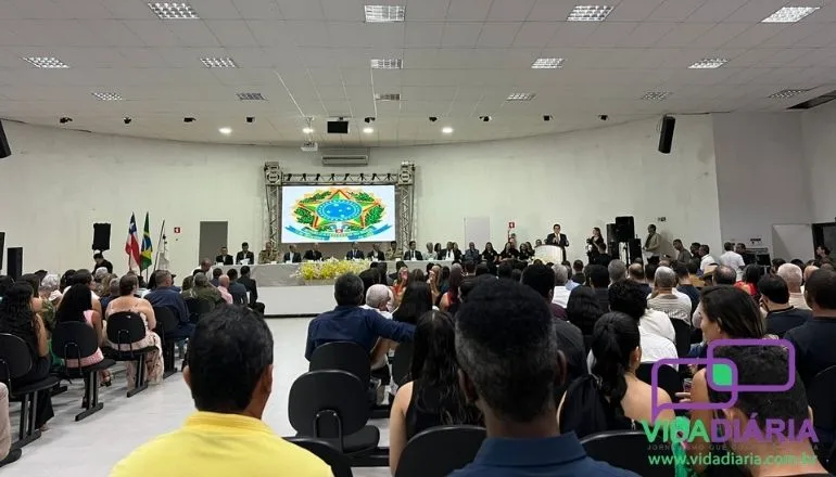 Teixeira: Cerimônia de Diplomação do prefeito, vice-prefeito e dos 19 vereadores eleitos foi realizada na noite desta terça-feira (17) 