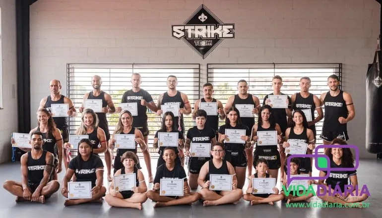 Escola Strike Team realiza neste ano a 12ª graduação de Muay Thai com 28 alunos em Teixeira de Freitas