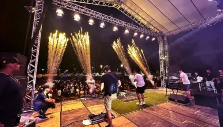 Mucuri festeja a 3ª noite do Festival da Virada com variedade musical e shows marcantes