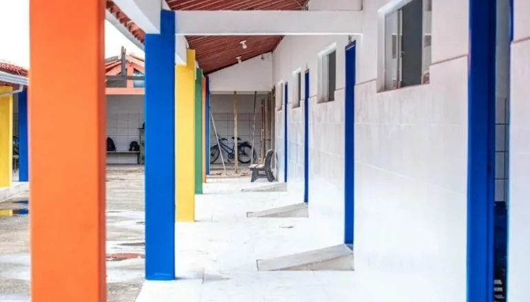 Veja as obras na Escola Municipal Antônio Chicon Sobrinho em Teixeira de Freitas