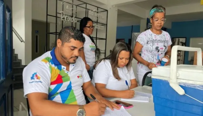 Secretaria de Saúde realizou mutirão de vacinação contra a gripe Influenza