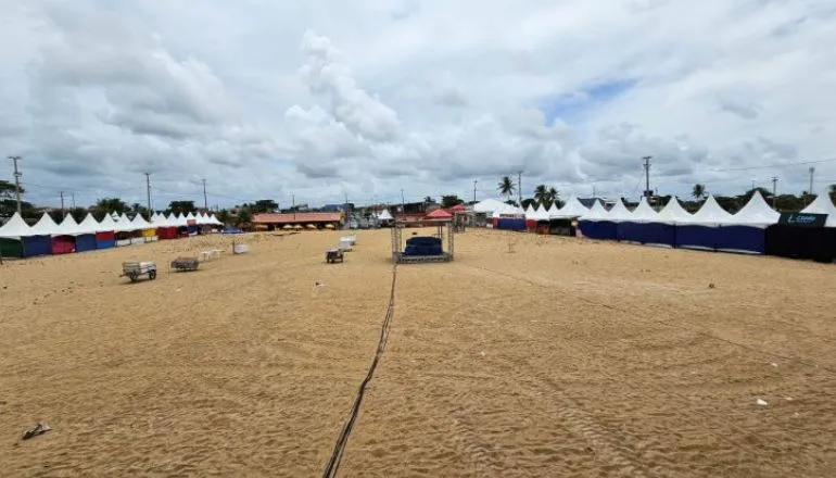 Grandes atrações, praias cheias e segurança reforçada marcam início do Carnaval 2025 em Mucuri