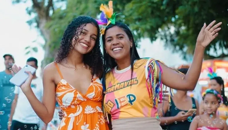 Axé, alegria e grandes shows: O carnaval de Prado 2025 chegou com tudo!