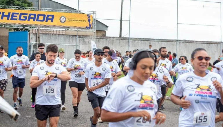 Prefeitura de Teixeira de Freitas celebrou o 1º de Maio com esporte, geração de renda e cidadania; confira