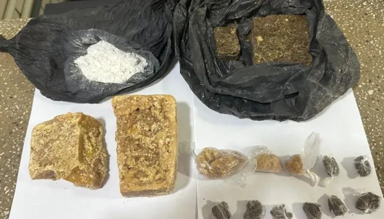 PM apreende drogas e prende suspeito durante o fim de semana em Teixeira de Freitas