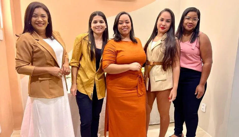 Inauguração da Podoclin e Estética: Ação de Graças marca nova fase para Raiane Cerqueira em Teixeira de Freitas