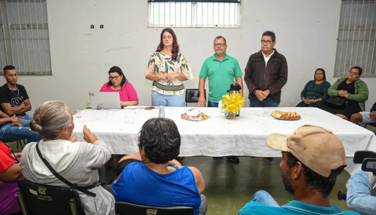 Prefeitura de Teixeira de Freitas realizou reunião com feirantes para ouvir demandas e buscar melhorias nas feiras livres