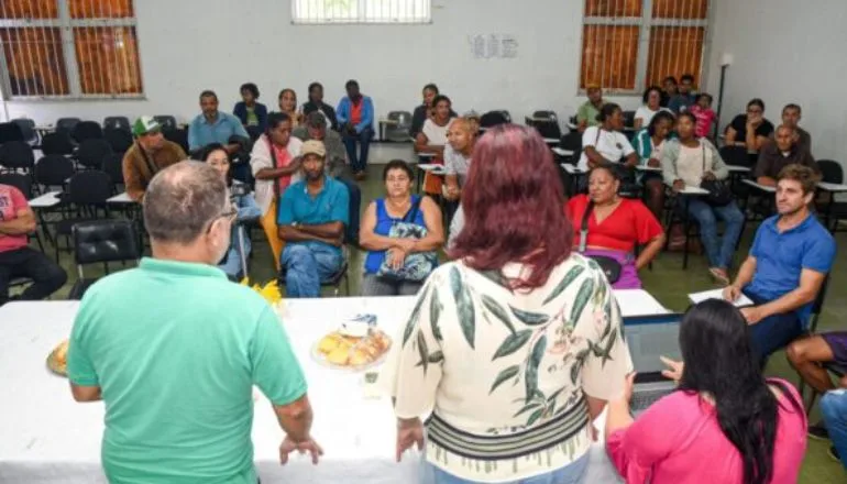 Prefeitura de Teixeira de Freitas realizou reunião com feirantes para ouvir demandas e buscar melhorias nas feiras livres