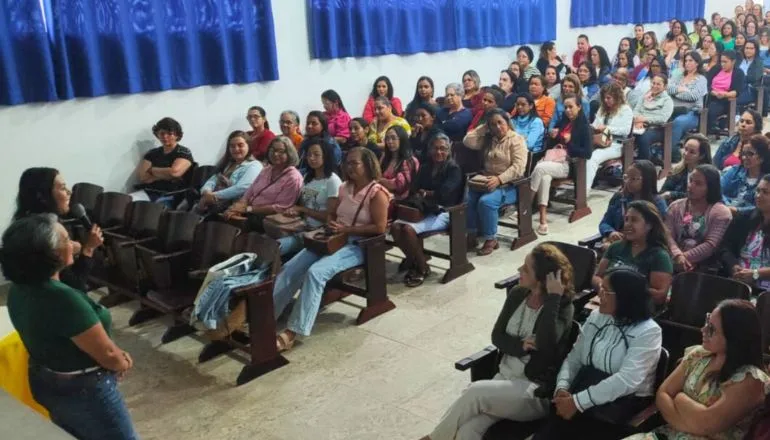 Prefeitura de Teixeira de Freitas investe em formação para a inclusão de estudantes com TEA
