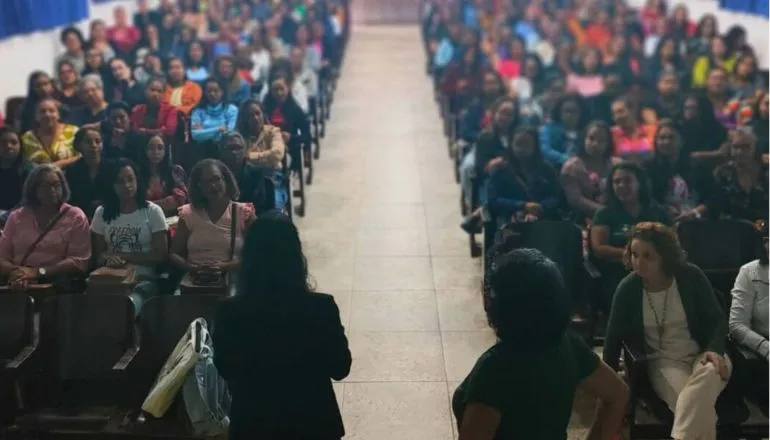 Prefeitura de Teixeira de Freitas investe em formação para a inclusão de estudantes com TEA