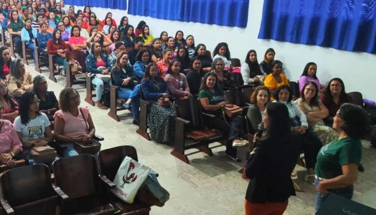 Prefeitura de Teixeira de Freitas investe em formação para a inclusão de estudantes com TEA