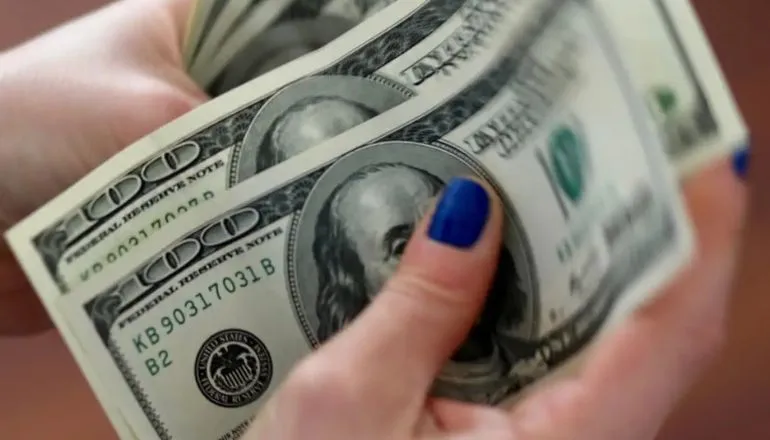 Dólar cai para R$ 5,42 e fecha no menor valor desde 19 de agosto