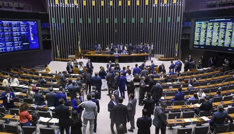 Câmara aprova projeto que cria Estratégia Nacional de Saúde