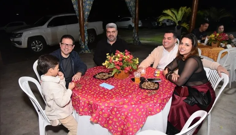 Arraiá da Exata Contabilidade reúne colaboradores em noite de muita alegria no Espaço Vegas