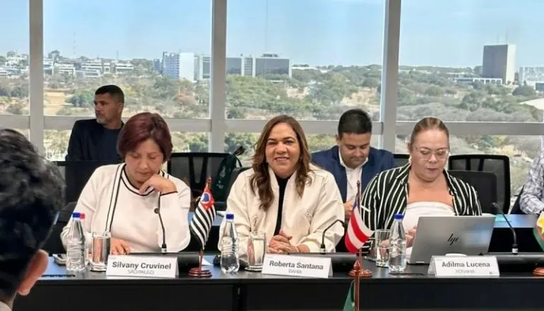 Roberta Santana reforça alerta contra o sarampo durante agenda em Brasília
