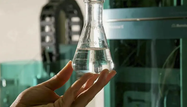 Notificações por intoxicação com metanol sobem para 43 Notificações por intoxicação com metanol sobem para 43