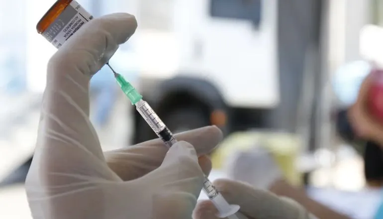 Campanha Nacional de Multivacinação começa hoje em todo o país