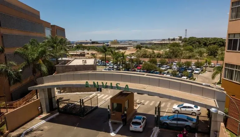 Anvisa proíbe venda de produtos de cannabis e cogumelos