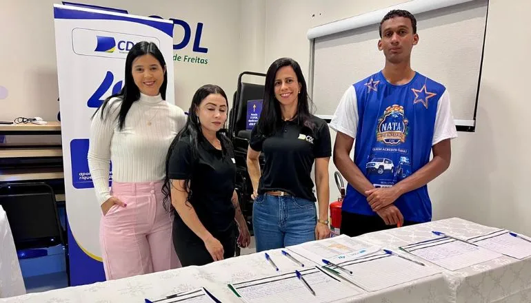 Palestra “Comunicação: A Conexão que Vende” motiva comerciantes de Teixeira de Freitas para a campanha Natal Premiado