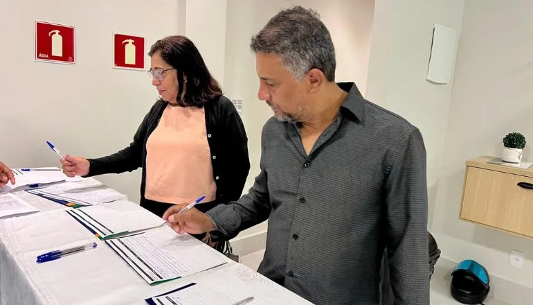 Palestra “Comunicação: A Conexão que Vende” motiva comerciantes de Teixeira de Freitas para a campanha Natal Premiado