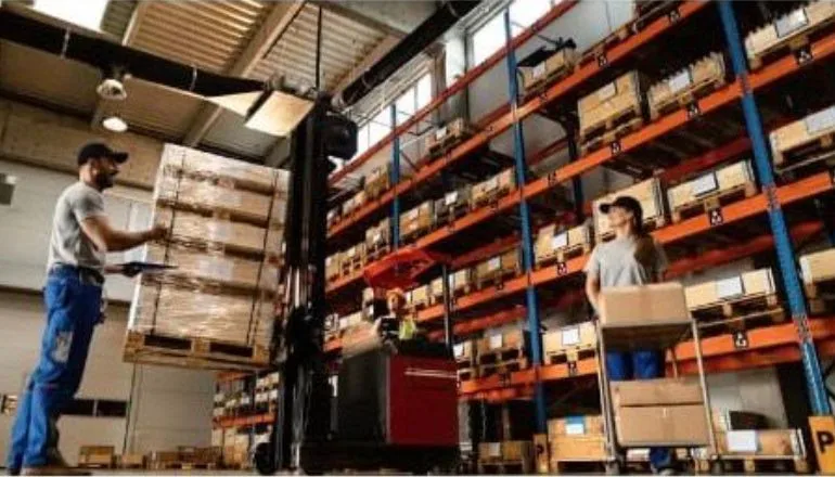 Curso gratuito de Almoxarife e Repositor oferece ajuda de custo e material didático em Teixeira de Freitas Curso gratuito de Almoxarife e Repositor oferece ajuda de custo e material didático em Teixeira de Freitas