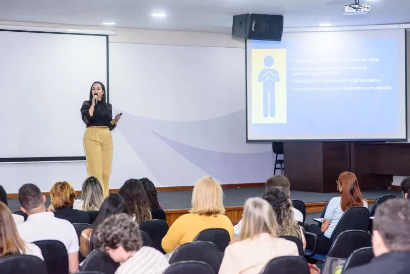 Presidente do Grupo Conhecer promove Workshop de Comunicação, Oratória e Liderança com palestrantes de Teixeira de Freitas (BA)