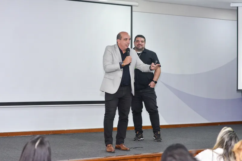 Presidente do Grupo Conhecer promove Workshop de Comunicação, Oratória e Liderança com palestrantes de Teixeira de Freitas (BA)