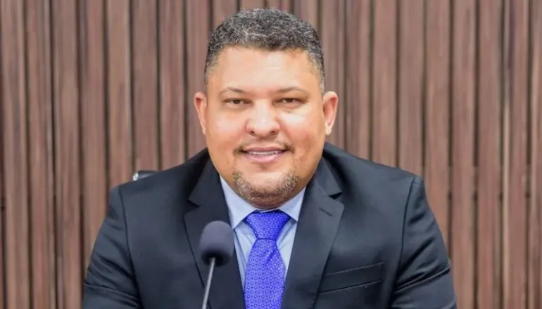 Prefeitura de Teixeira de Freitas publica nova lei municipal após indicação do vereador Jonatas dos Santos Prefeitura de Teixeira de Freitas publica nova lei municipal após indicação do vereador Jonatas dos Santos