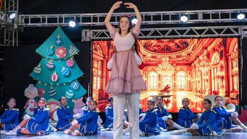 Festival Cultural de Teixeira de Freitas prossegue com dança, teatro e moda no segundo dia Festival Cultural de Teixeira de Freitas prossegue com dança, teatro e moda no segundo dia