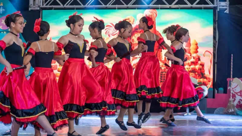 Festival Cultural de Teixeira de Freitas prossegue com dança, teatro e moda no segundo dia Festival Cultural de Teixeira de Freitas prossegue com dança, teatro e moda no segundo dia