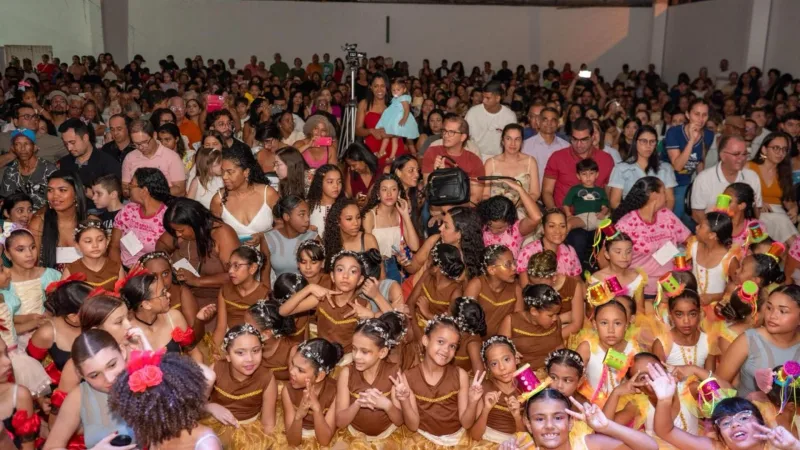 Festival Cultural de Teixeira de Freitas prossegue com dança, teatro e moda no segundo dia Festival Cultural de Teixeira de Freitas prossegue com dança, teatro e moda no segundo dia