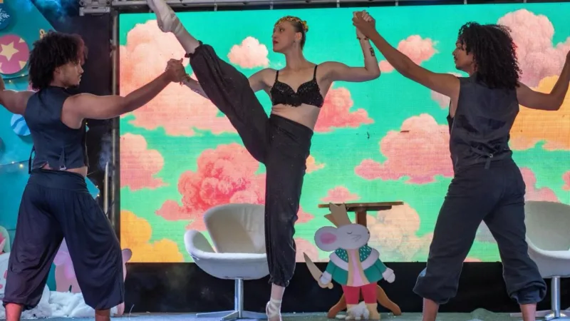 Festival Cultural de Teixeira de Freitas prossegue com dança, teatro e moda no segundo dia Festival Cultural de Teixeira de Freitas prossegue com dança, teatro e moda no segundo dia