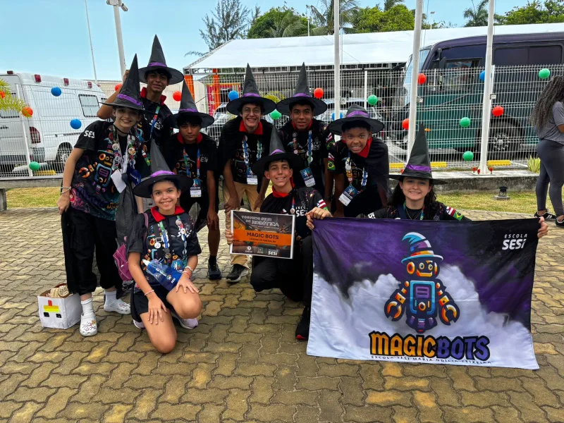 Estudantes do SESI Teixeira de Freitas participam de torneio internacional de robótica Estudantes do SESI Teixeira de Freitas participam de torneio internacional de robótica
