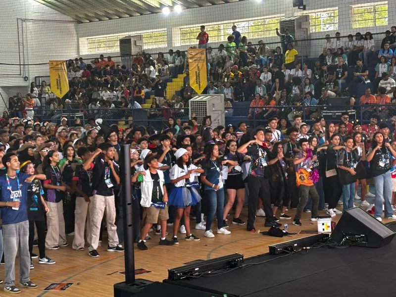 Estudantes do SESI Teixeira de Freitas participam de torneio internacional de robótica Estudantes do SESI Teixeira de Freitas participam de torneio internacional de robótica