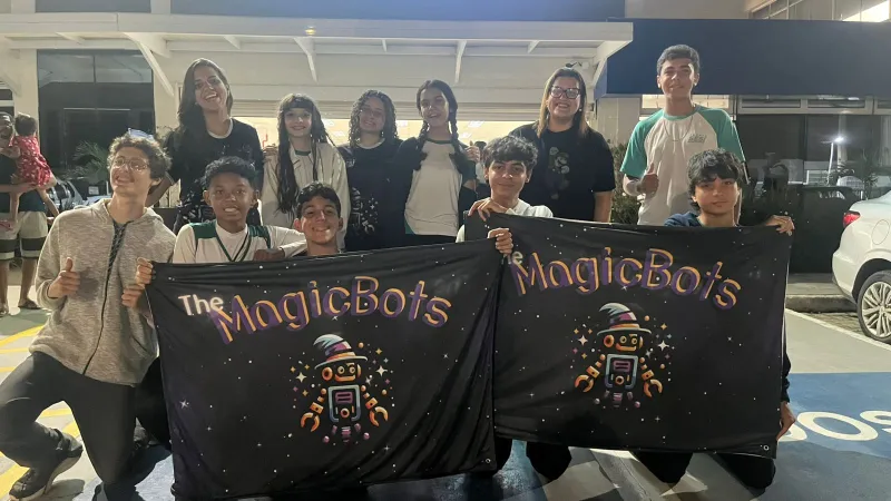 Estudantes do SESI Teixeira de Freitas participam de torneio internacional de robótica Estudantes do SESI Teixeira de Freitas participam de torneio internacional de robótica