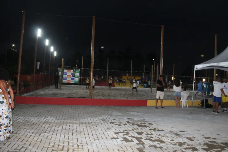 Prefeitura de Caravelas inaugura Praça Damor da Cruz Alcântara no bairro Portelinha