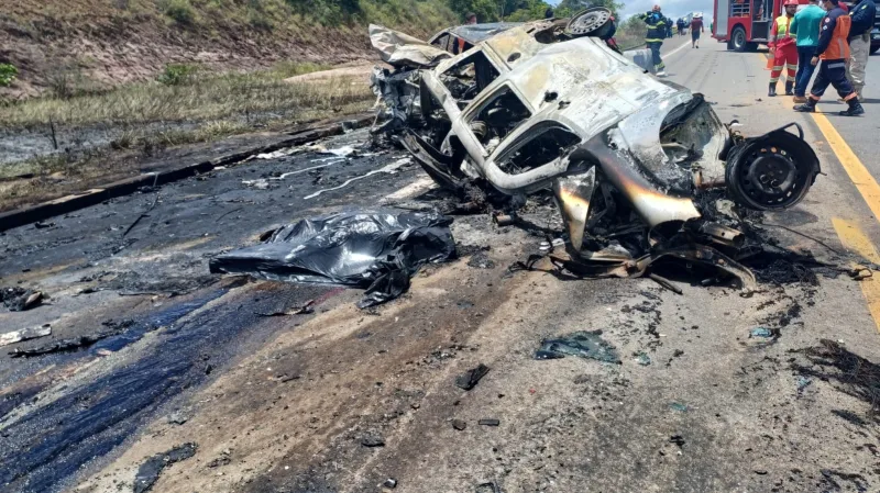 Tragédia na BR-101: identificadas as 11 vítimas de grave acidente em Mucuri
