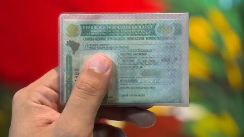 CNH brasileira passa a valer em Portugal para carros e motos; veja as regras