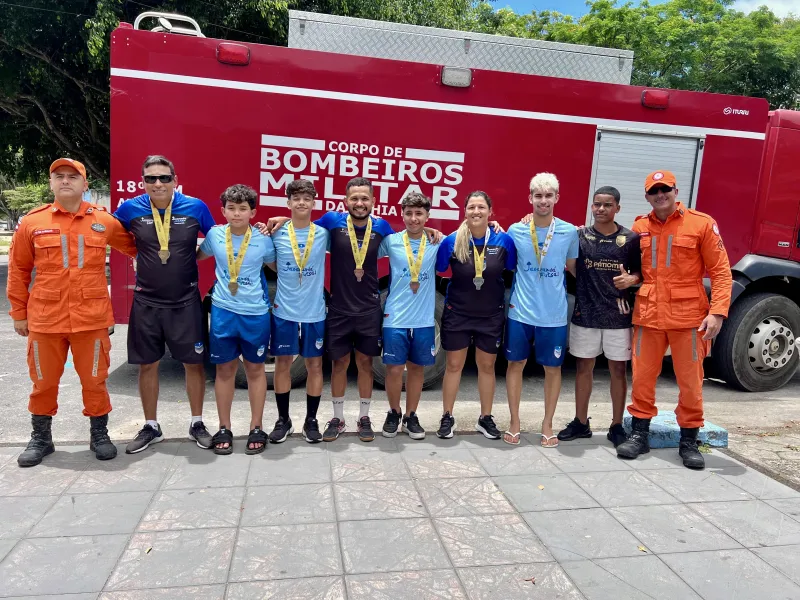 Chegada dos atletas que disputaram o Mundial de Futsal na Espanha é marcada por carreata e homenagem em Teixeira de Freitas Chegada dos atletas que disputaram o Mundial de Futsal na Espanha é marcada por carreata e homenagem em Teixeira de Freitas