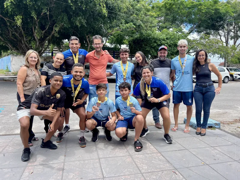 Chegada dos atletas que disputaram o Mundial de Futsal na Espanha é marcada por carreata e homenagem em Teixeira de Freitas Chegada dos atletas que disputaram o Mundial de Futsal na Espanha é marcada por carreata e homenagem em Teixeira de Freitas