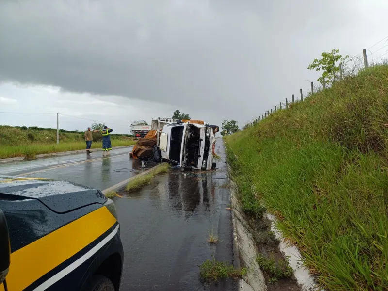 Chuvas e falta de manutenção: rodovias registram dois acidentes em um único dia